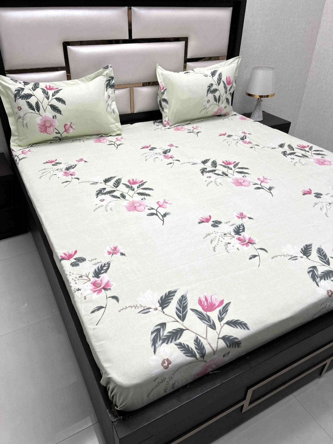 

Pure Decor Queen Size Double Bed Bedsheet With 2 Pillow Covers 2.28 m x 2.54 m, Green