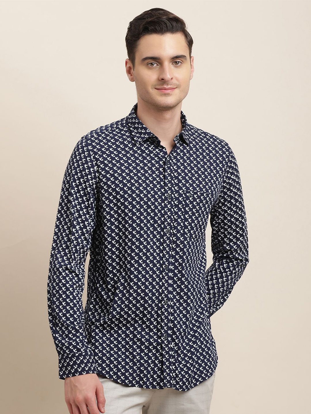 

Turtle Men Relaxed Slim Fit Opaque Printed Casual Shirt, Navy blue