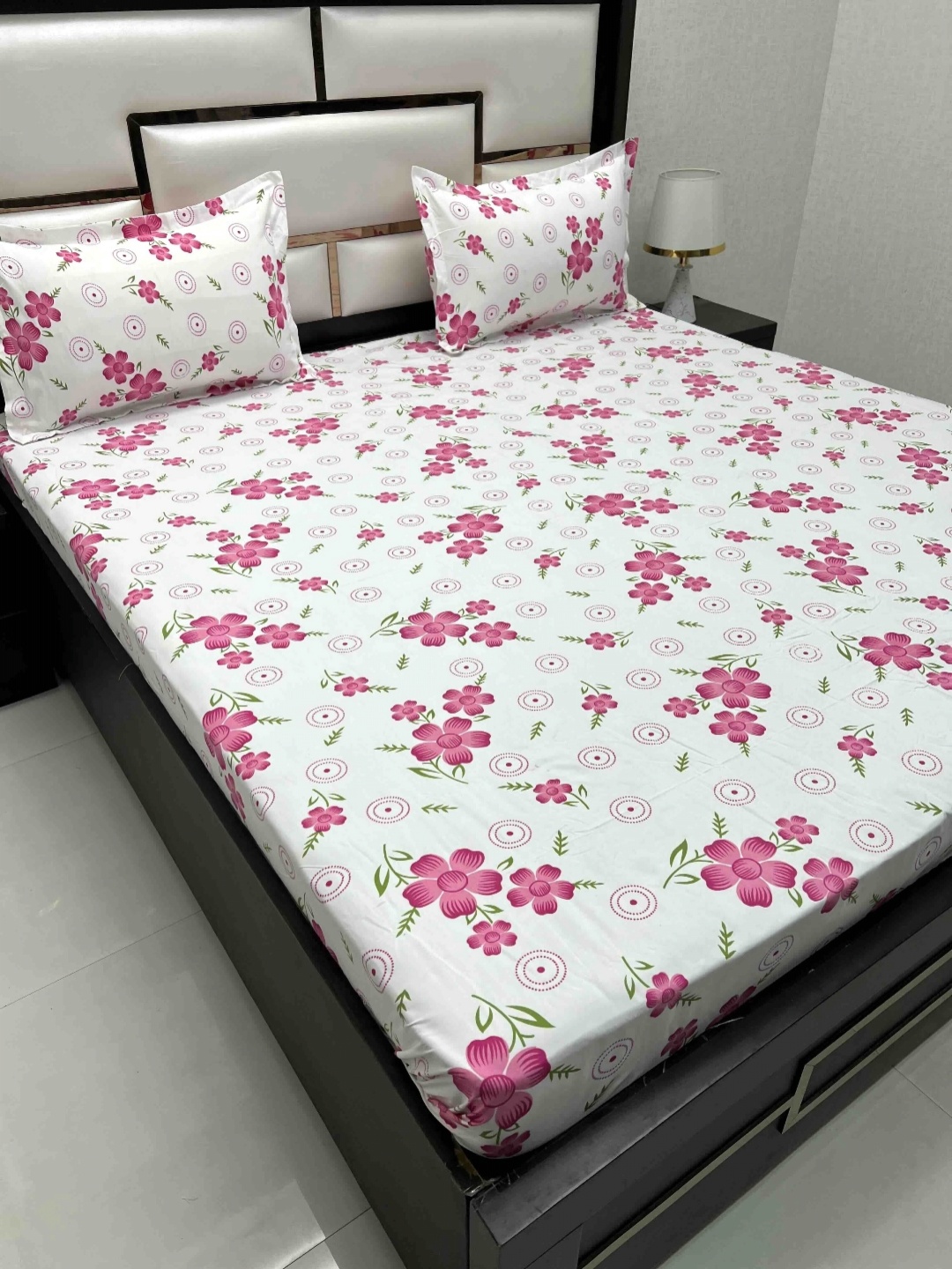 

Pure Decor Queen Size Double Bed Bedsheet With 2 Pillow Covers 2.28 m x 2.54 m, Pink