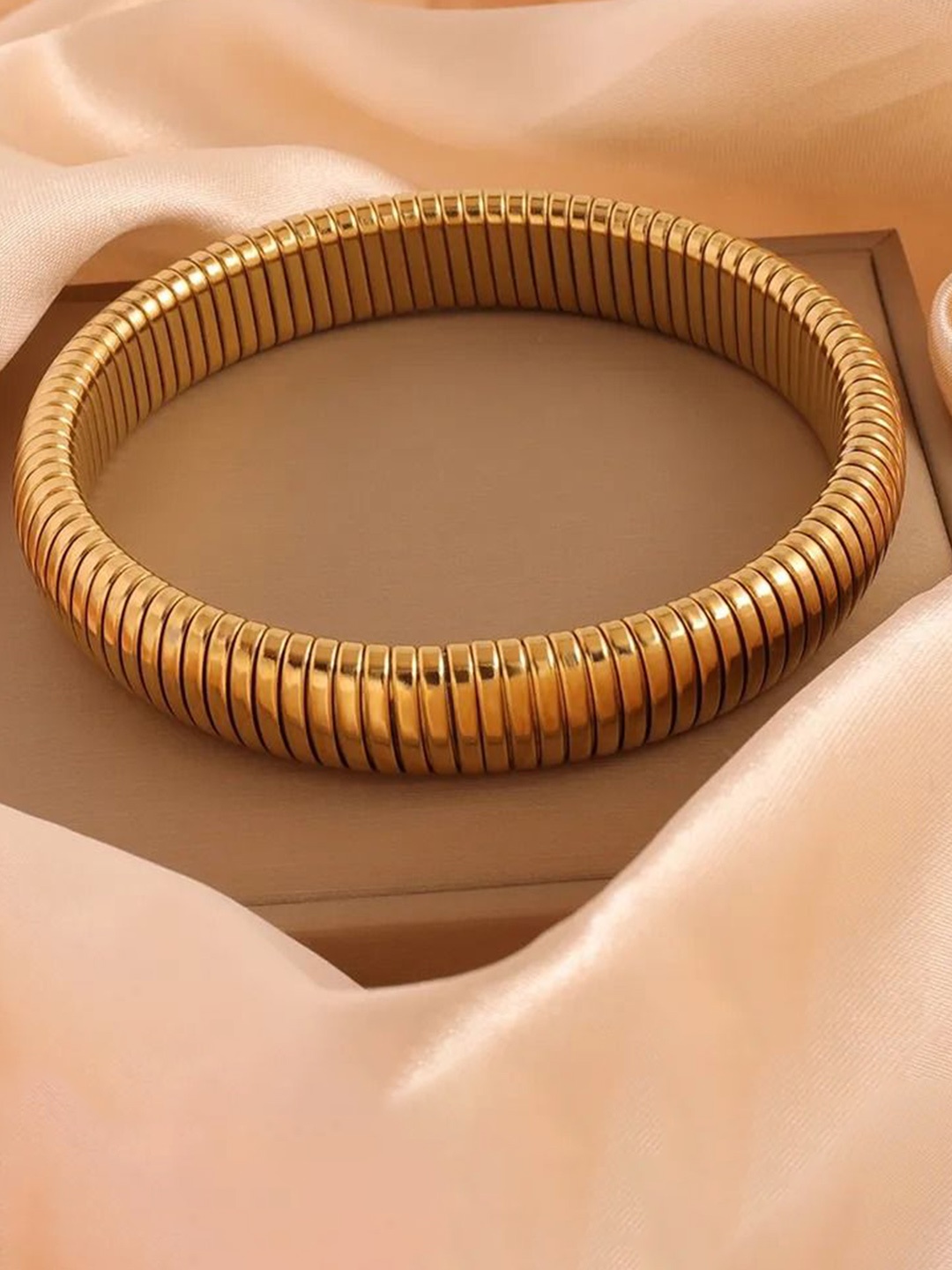 

DIVASTRI Gold-Plated Stainless Steel Bracelet