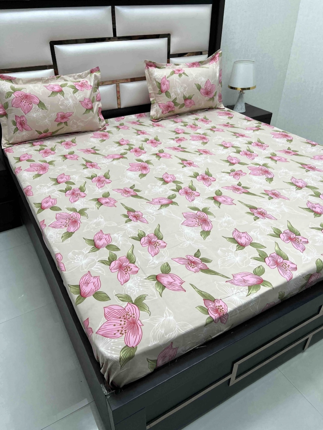 

Pure Decor Queen Size Double Bedsheet With 2 Pillow Covers 2.28m X 2.54m, Pink