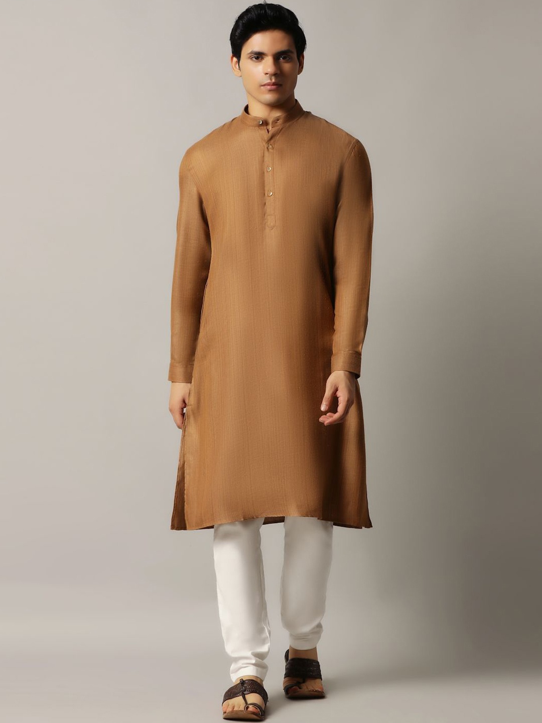 

Modi Kurta Men Kurtas, Gold