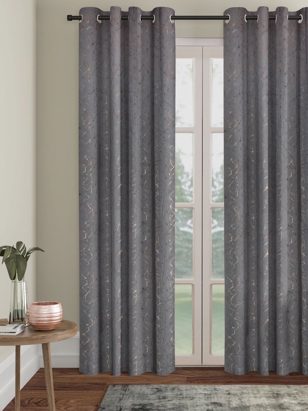 

SOKNACK Grey & Gold-Toned Geometric Long Door Curtain