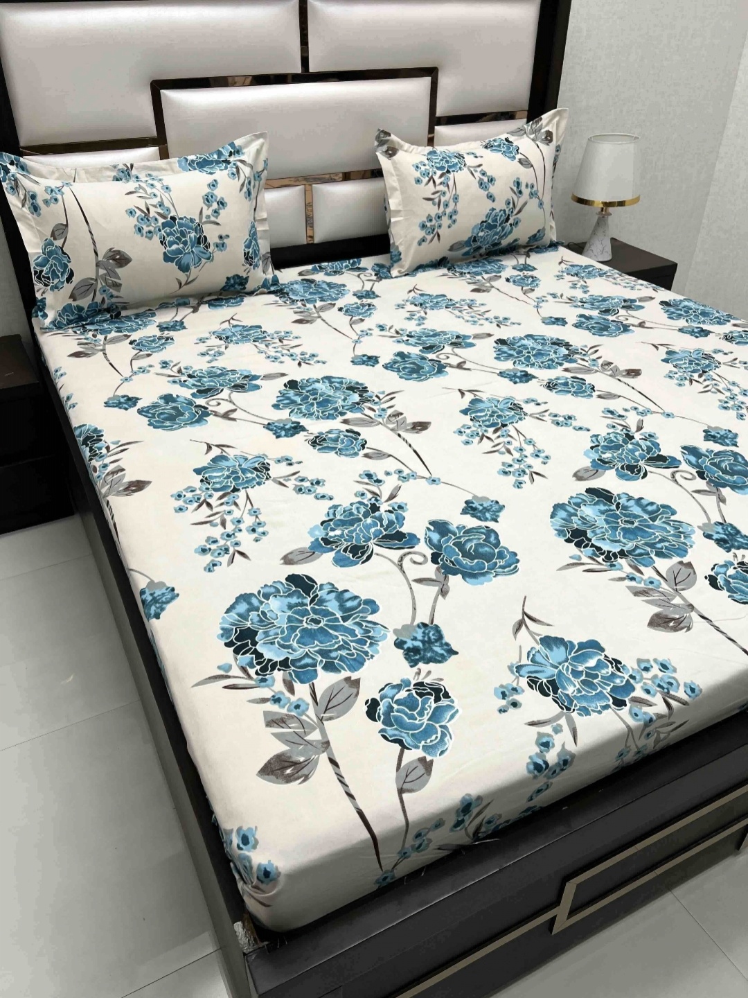 

Pure Decor Amulya Blue Floral Printed Microfiber 300 TC Queen Bedsheet Set 2.55 m x 2.27 m