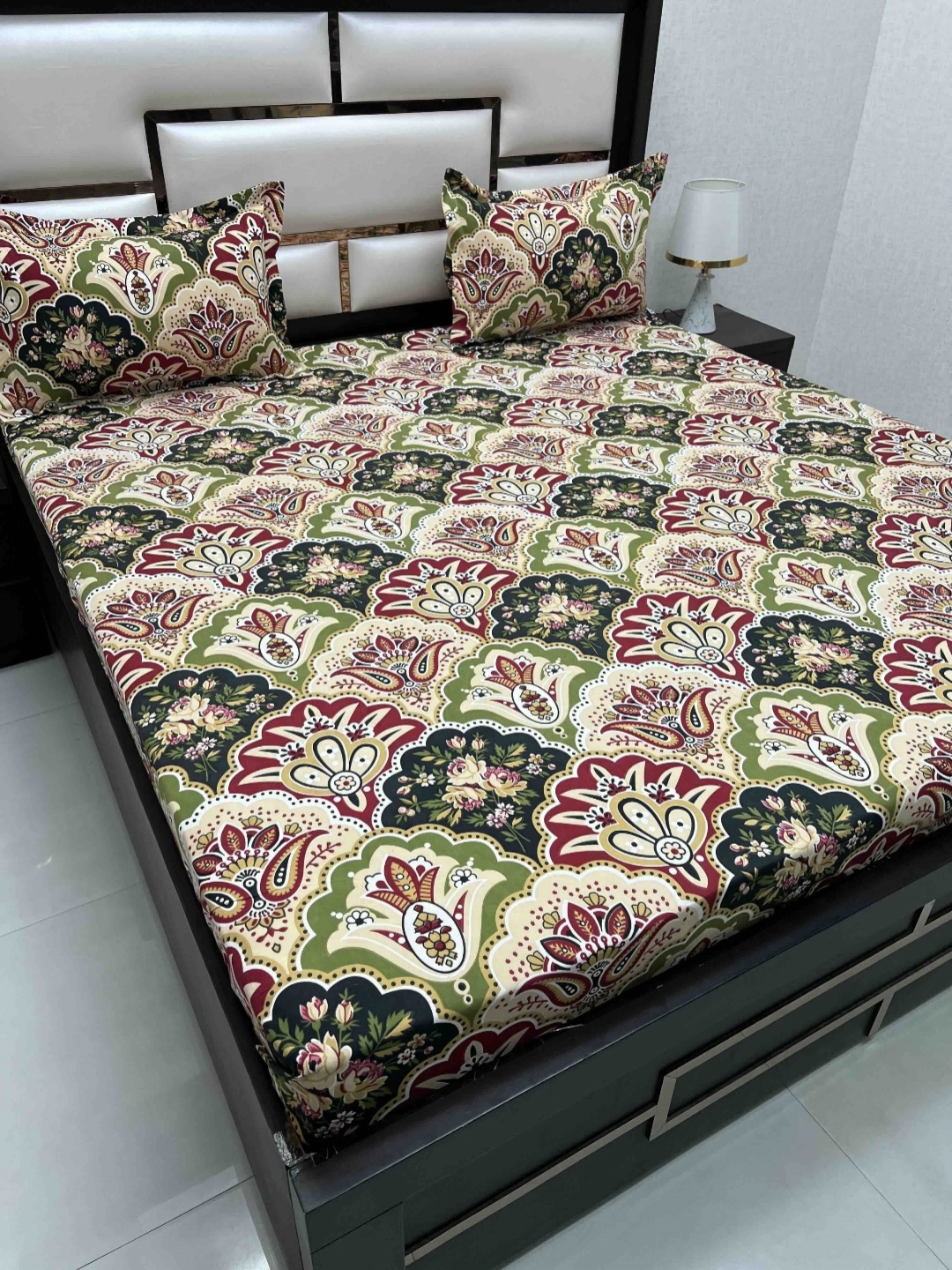 

Pure Decor Queen Size Double Bed Bedsheet With 2 Pillow Covers 2.28m X 2.54m, Green