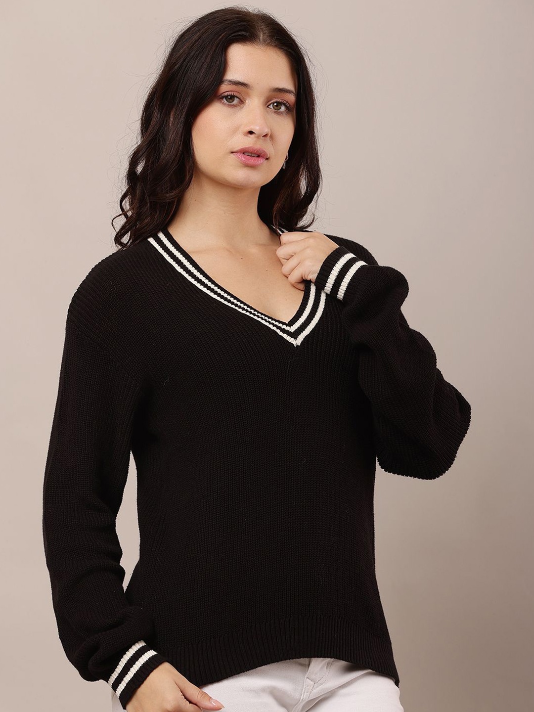 

NoBarr Women V-Neck Pullover, Black