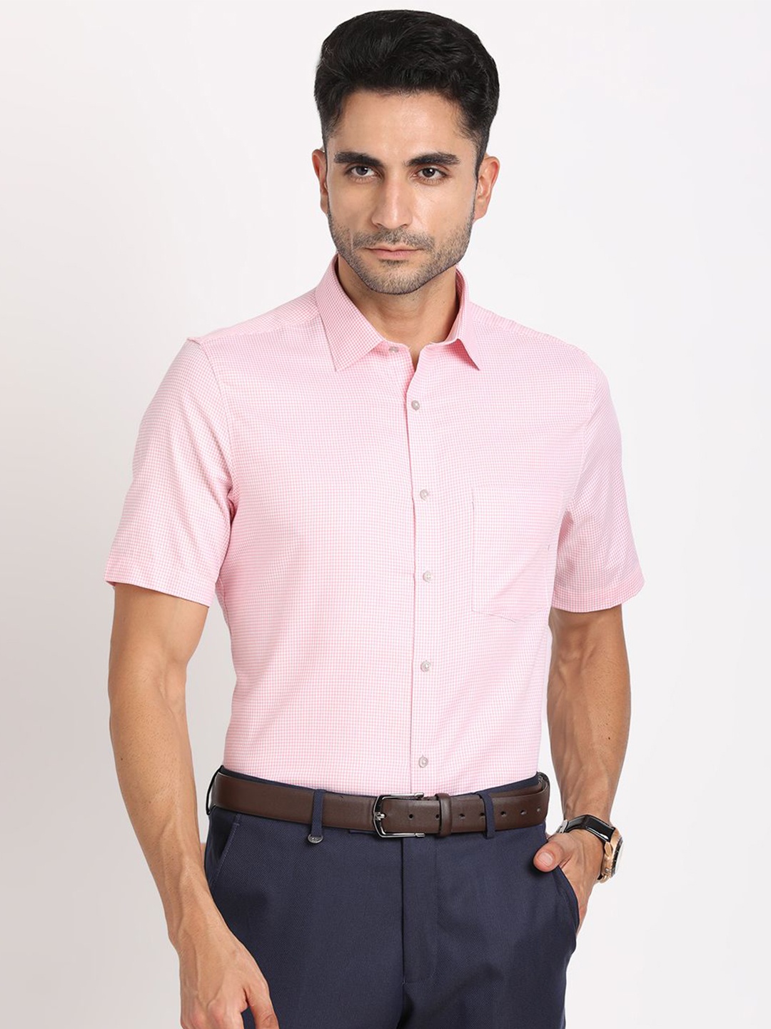 

Turtle Men Standard Opaque Checked Formal Shirt, Pink