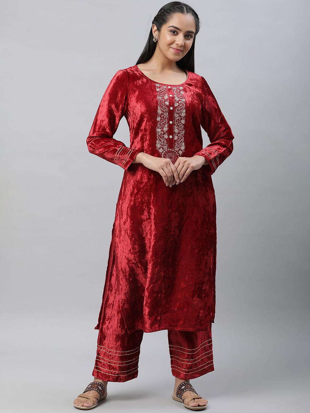 

AURELIA Women Geometric Thread Work Anarkali Kurta, Maroon