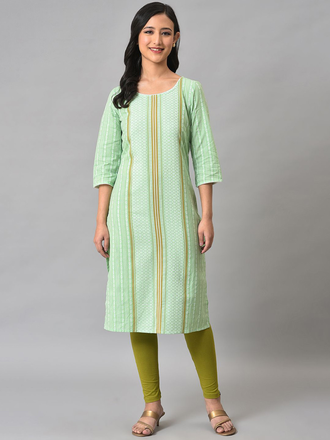 

AURELIA Women Printed Thread Work Kurta, Green