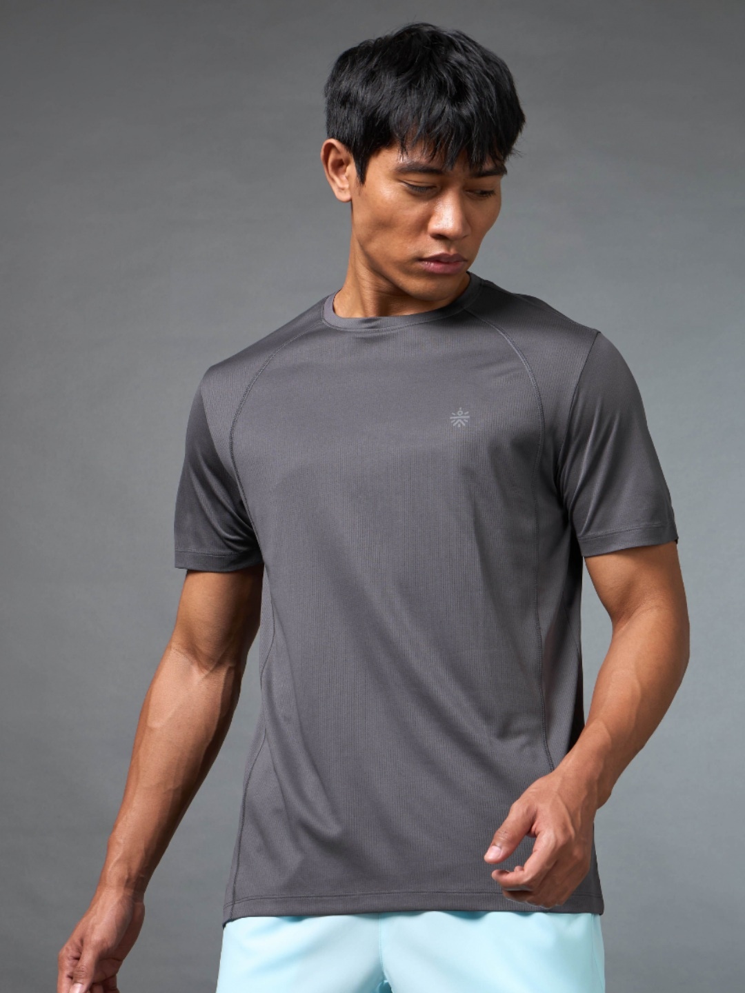 

CULT Men Solid Round Neck Train All Day Essential Moisture Wicking T-shirt, Grey