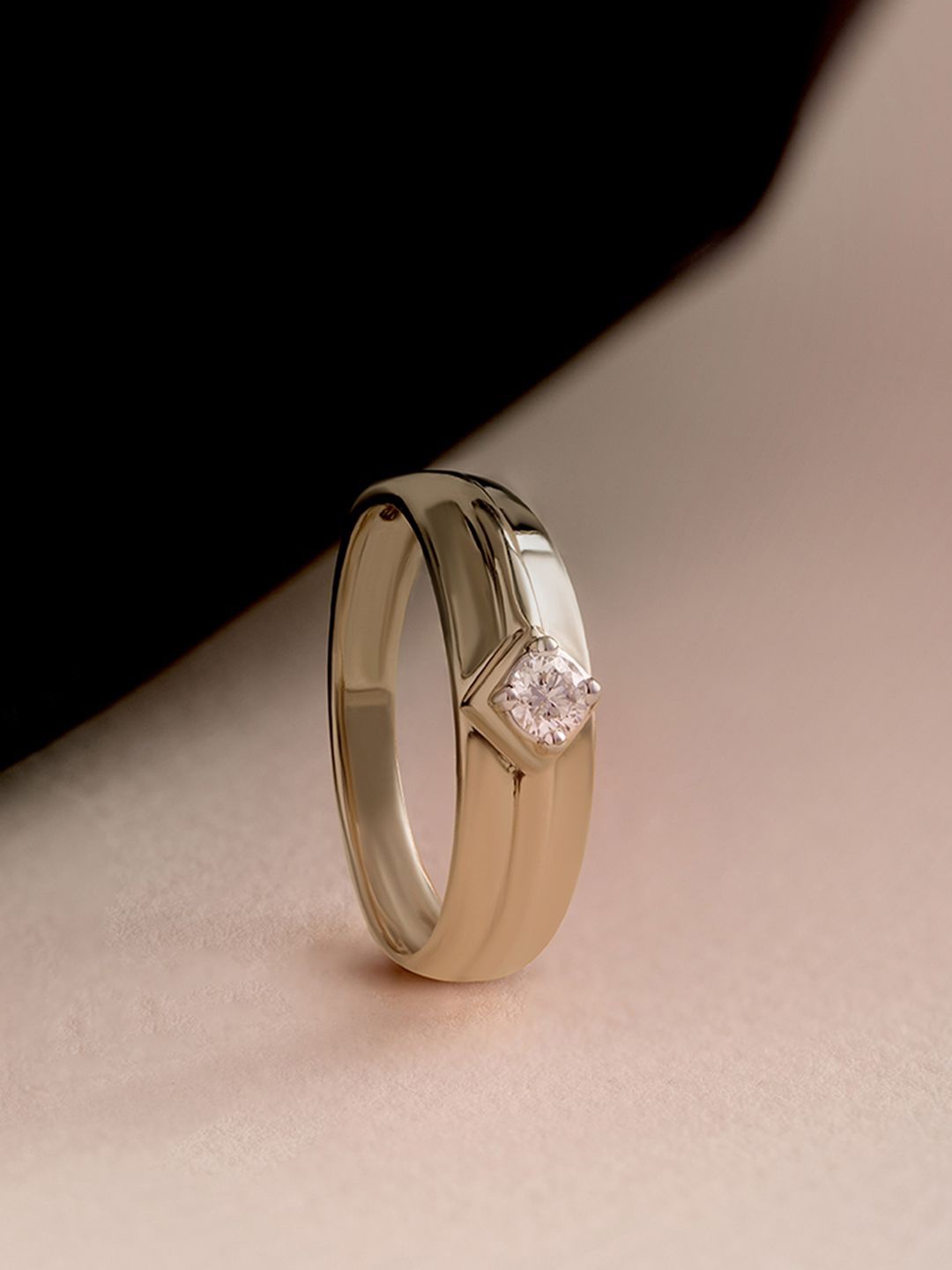 

Mia by Tanishq Men 14Kt Edgy Angles Gold & Diamond Finger Ring