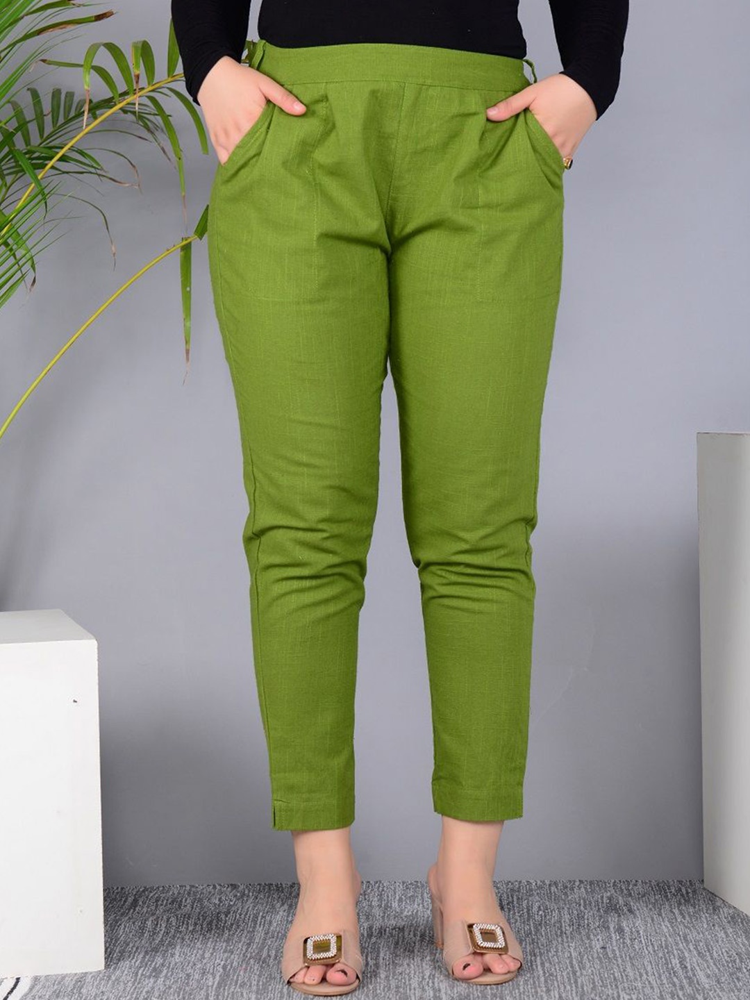 

MURLI KURTI Women Relaxed Straight Leg Trousers, Green