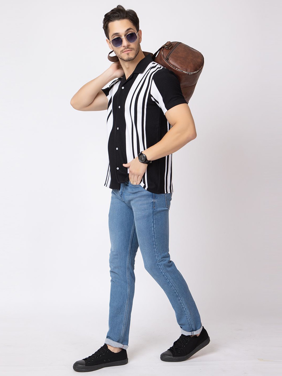 

ARIIX Men Opaque Colourblocked Casual Shirt, Black