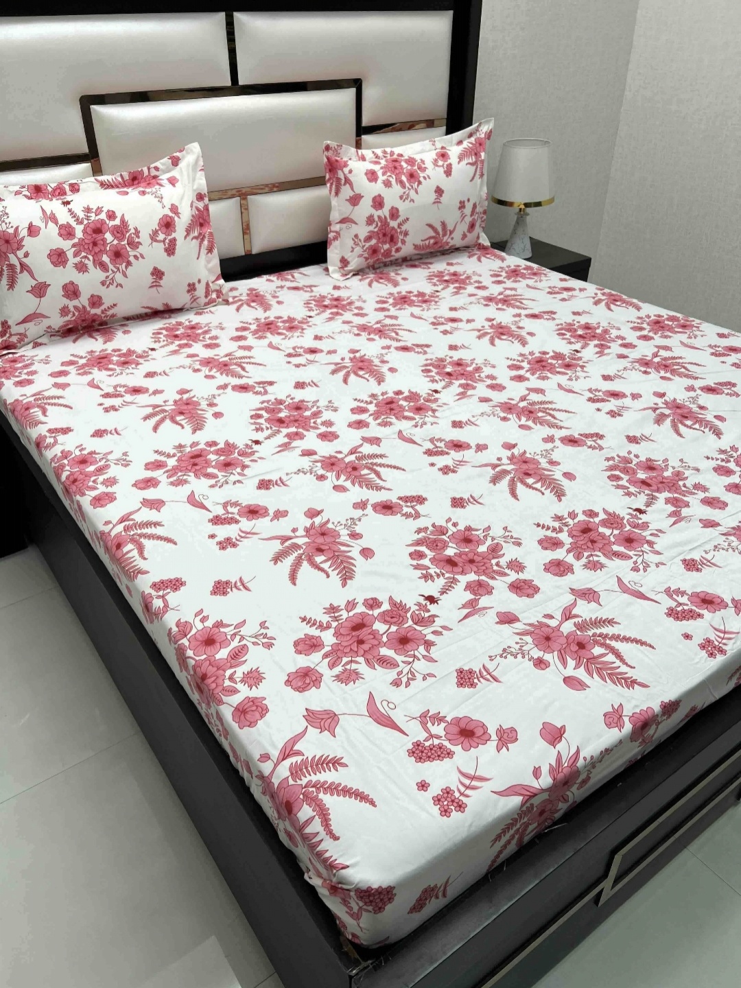 

Pure Decor Queen Size Double Bed Bedsheet With 2 Pillow Covers 2.28 m x 2.54 m, Pink
