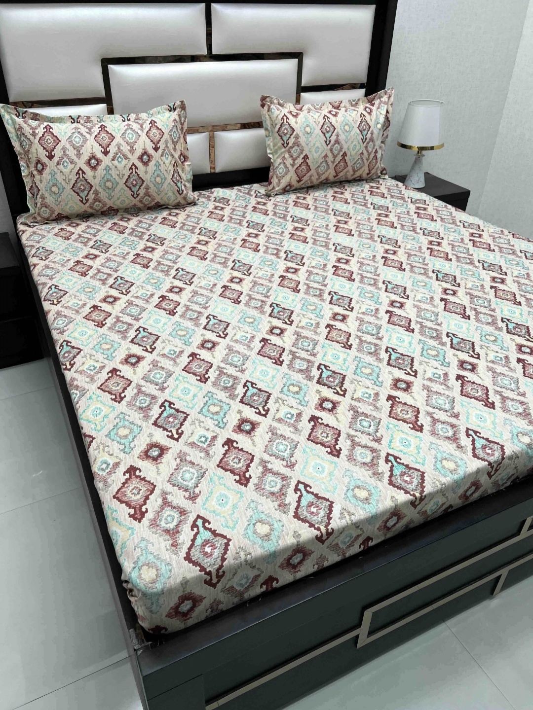 

Pure Decor Cotton Queen Size Double Bedsheet With 2 Pillow Covers 2.28m X 2.54m, Maroon