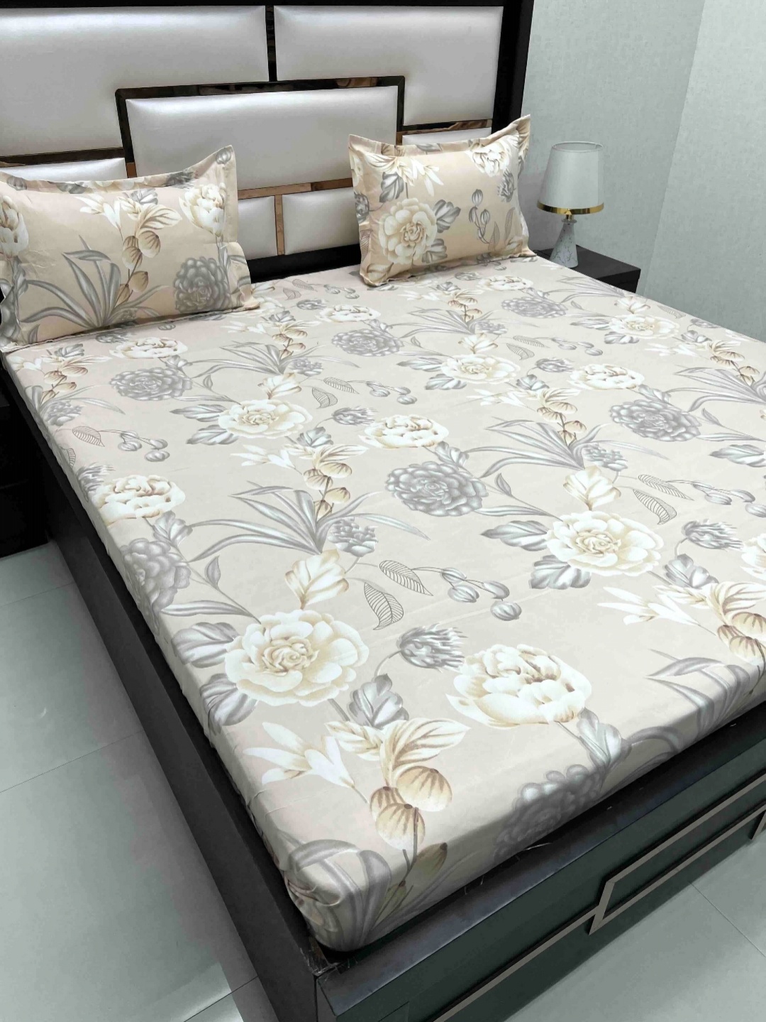 

Pure Decor Queen Size Double Bedsheet With 2 Pillow Covers 2.28m X 2.54m, Peach