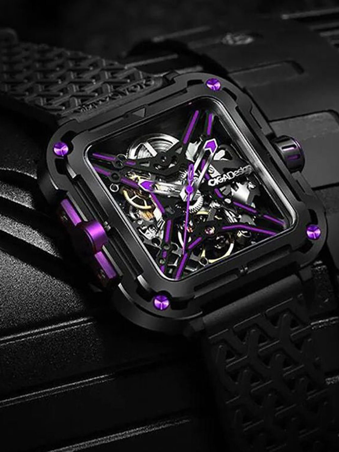 

CIGA Design Men Dial & Straps Analogue Automatic Motion Powered Watch X011-BLPL-W25BK, Purple