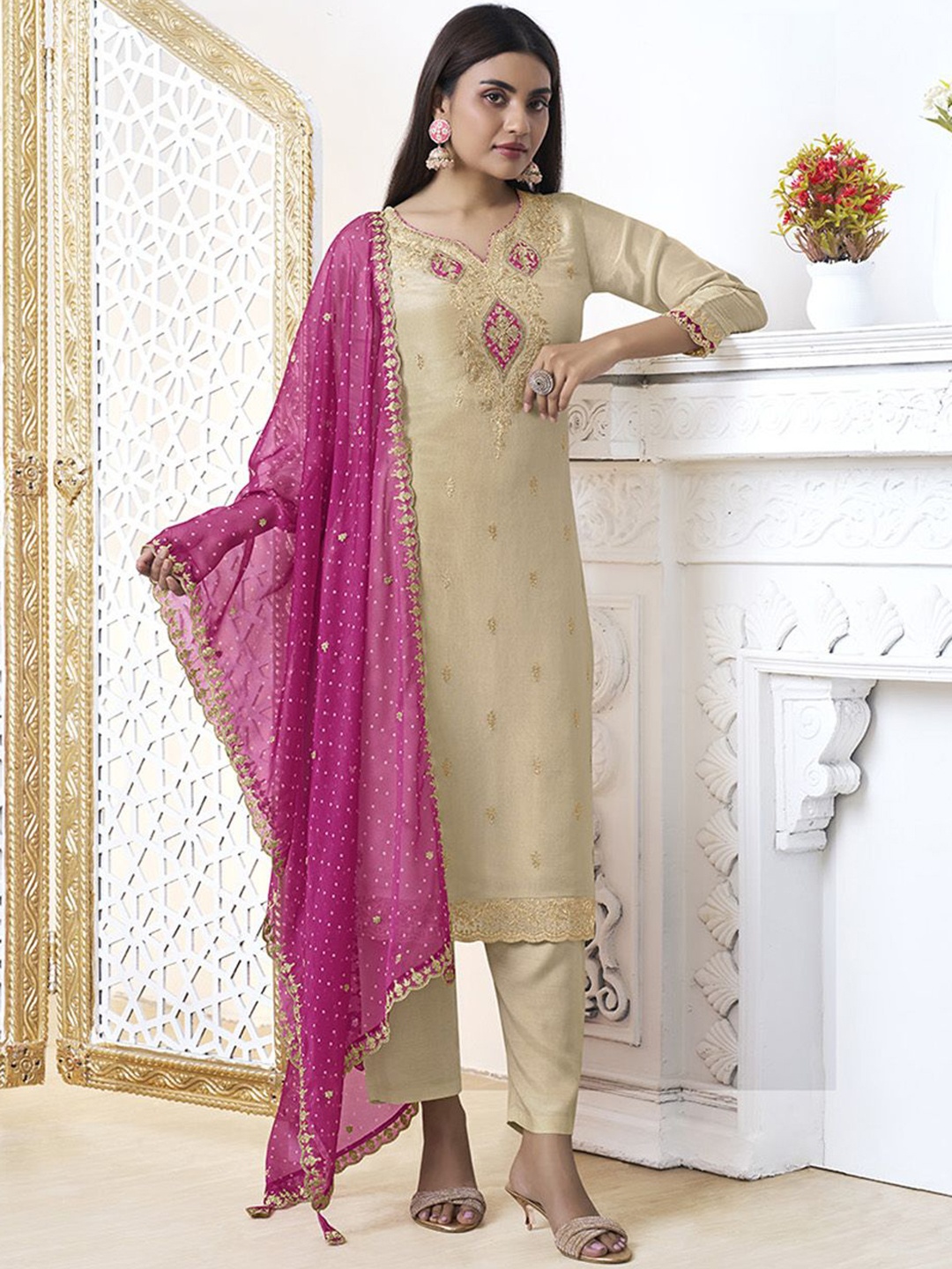 

Seerat Women Ethnic Motifs Embroidered Regular Pure Silk Kurta with Trousers & With Dupatta, Cream