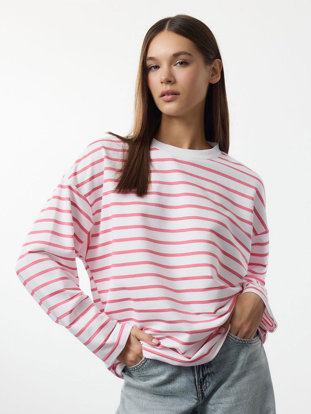 

Trendyol Women Striped Sweatshirt, Na