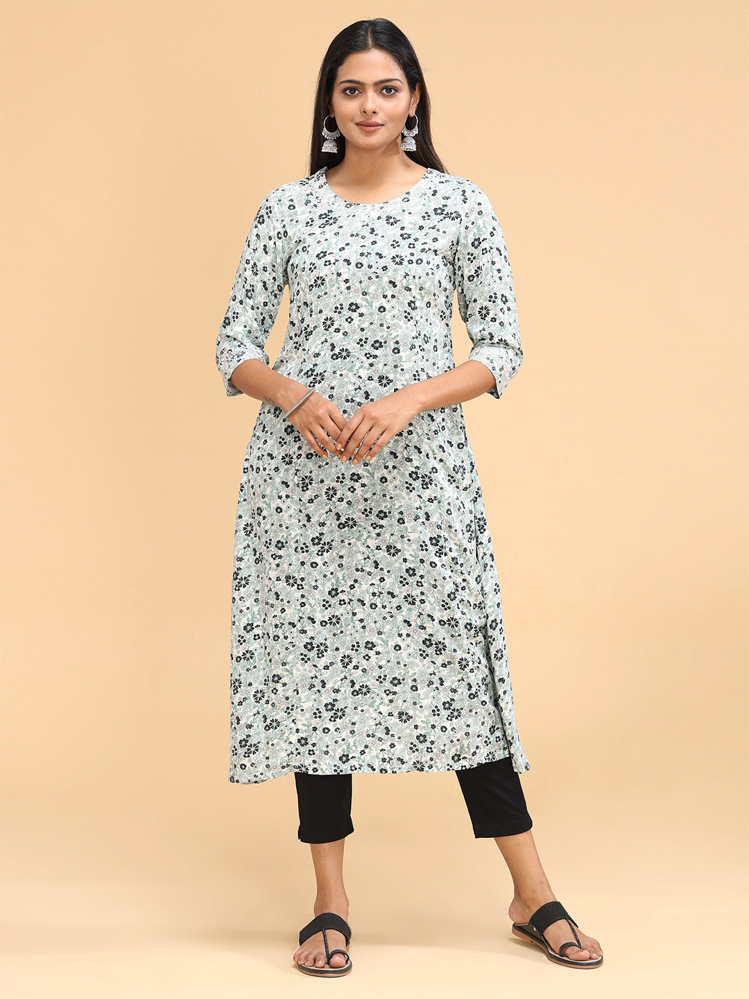 

Vismay Women Pure Cotton Floral Printed Kurta, White