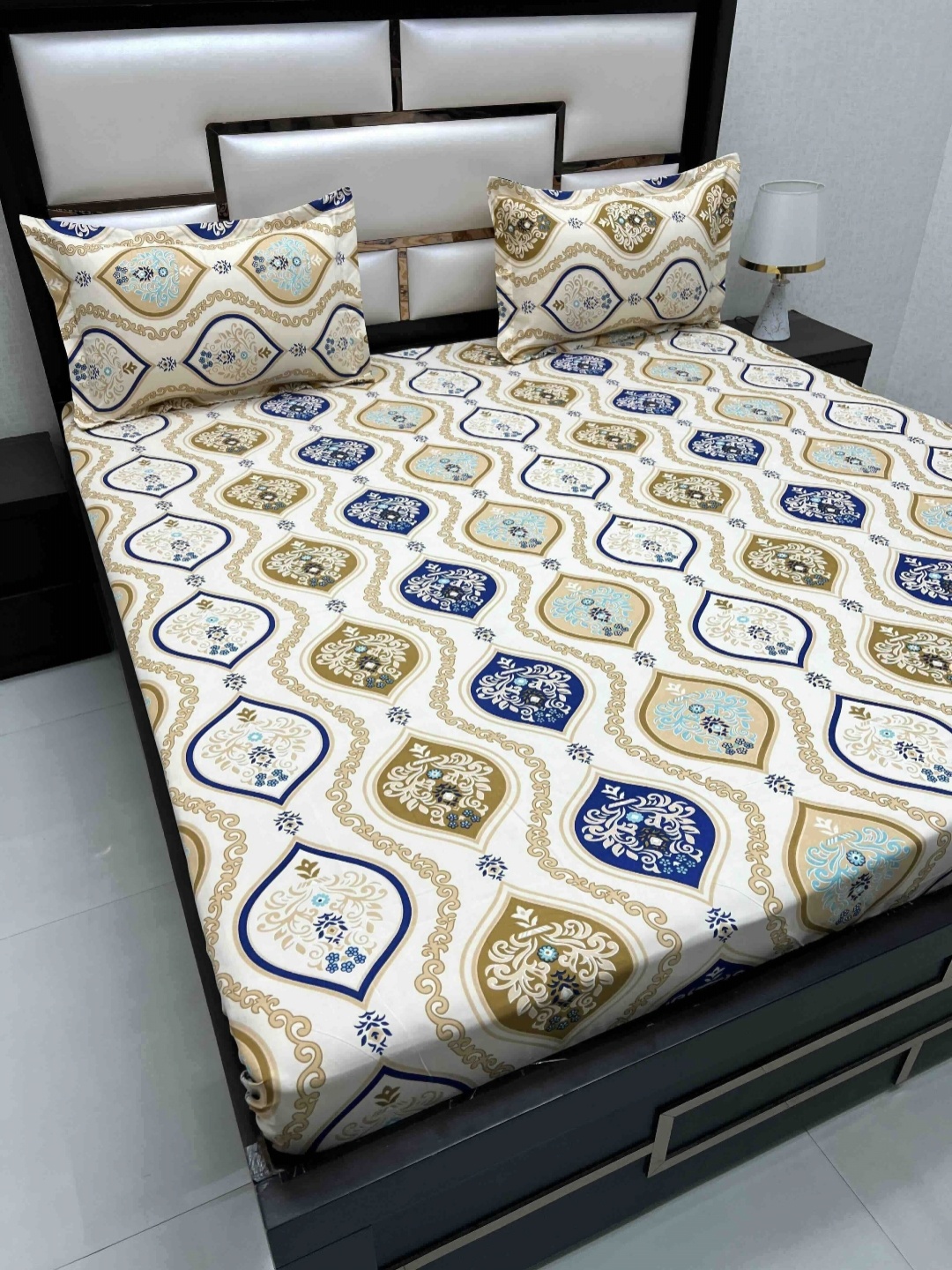 

Pure Decor Queen Size Double Bed Bedsheet With 2 Pillow Covers 2.28m X 2.54m, Brown