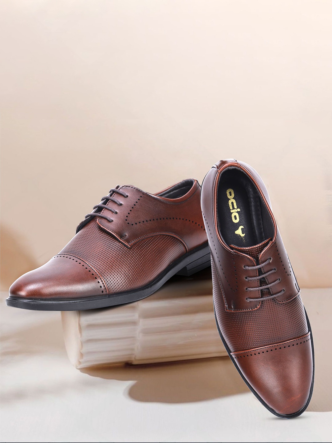 

OCIO Men Textured Formal Lace-Up Derbys, Brown