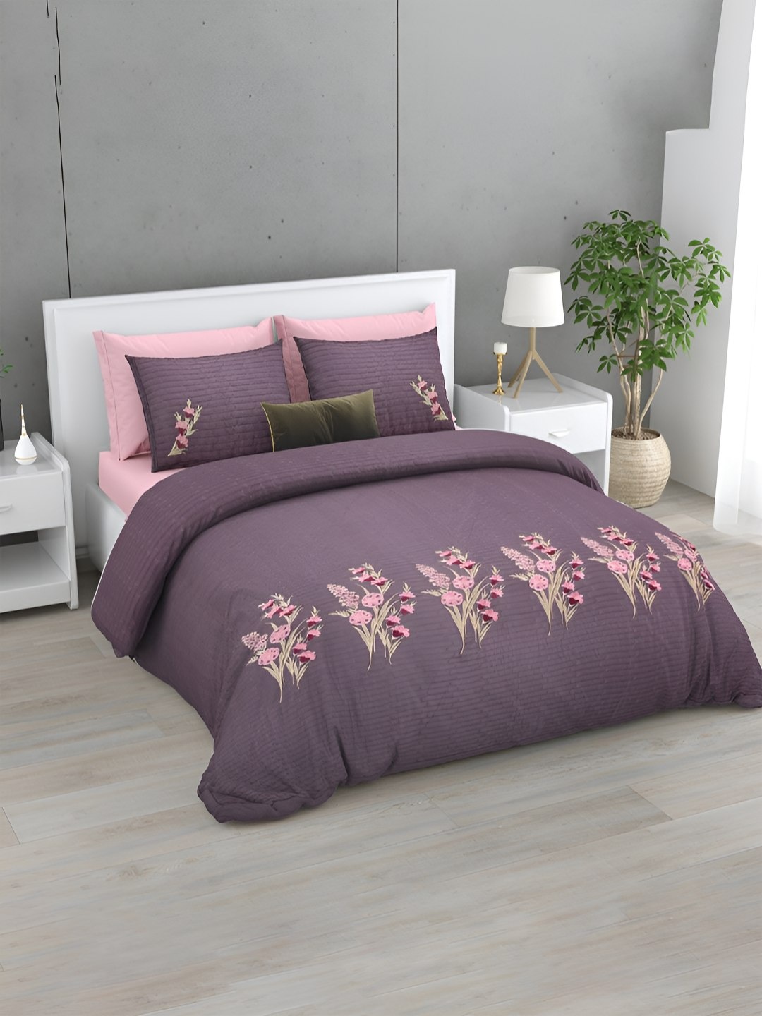 

haus & kinder Violet & Pink Embroidered Double Queen Bed Cover With 2 Pillow Covers