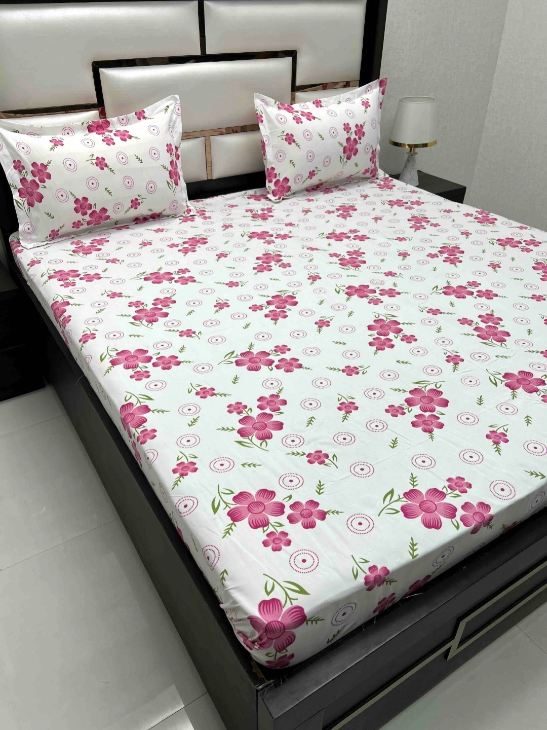 

Pure Decor Queen Size Double Bed Bedsheet With 2 Pillow Covers 2.28m X 2.54m, Pink