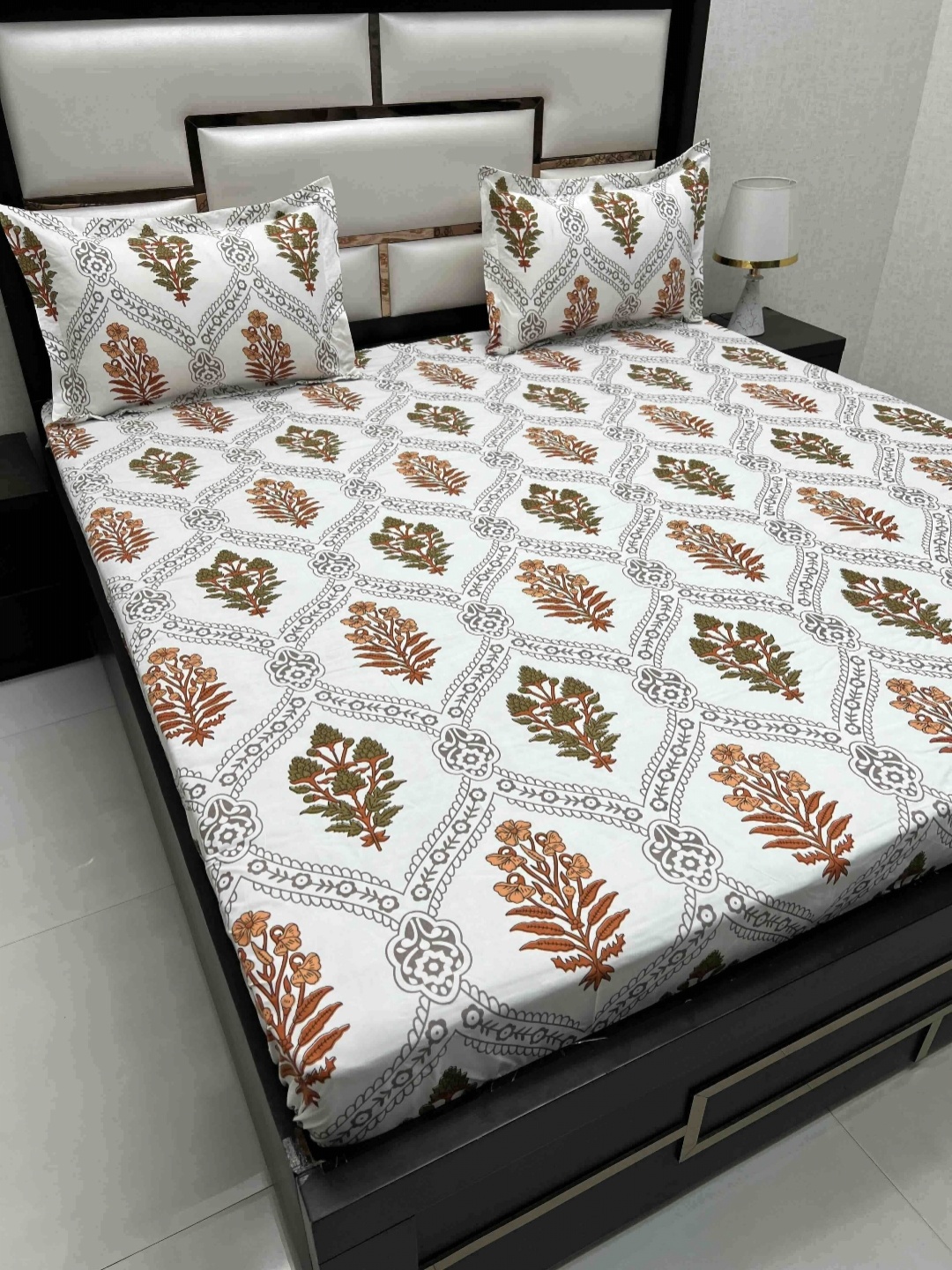 

Pure Decor Queen Size Double Bed Bedsheet With 2 Pillow Covers 2.28m X 2.54m, White