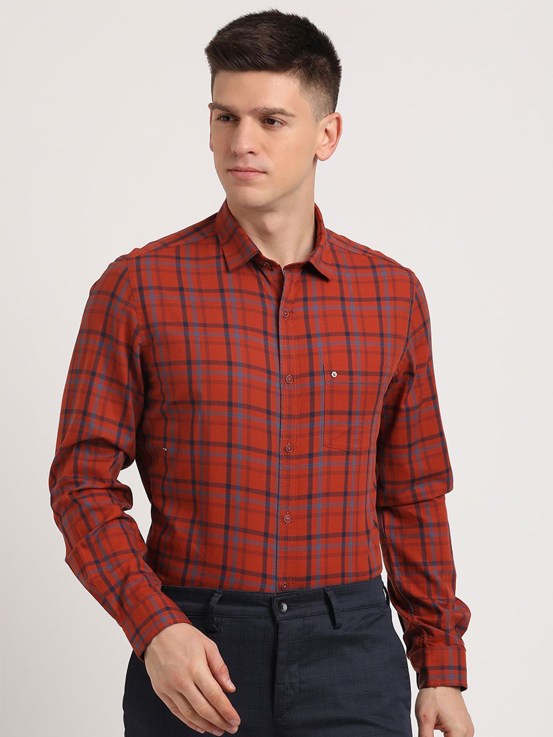 

Turtle Men Relaxed Slim Fit Tartan Checks Opaque Checked Casual Shirt, Red