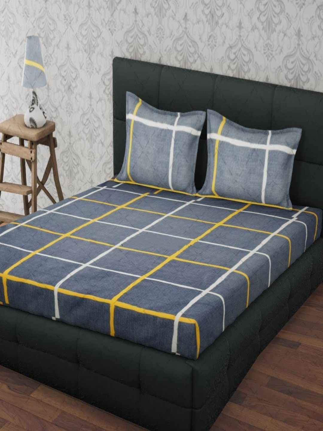 

Aura Grey & White Geometric 144 TC Queen Bedsheet with 2 Pillow Covers