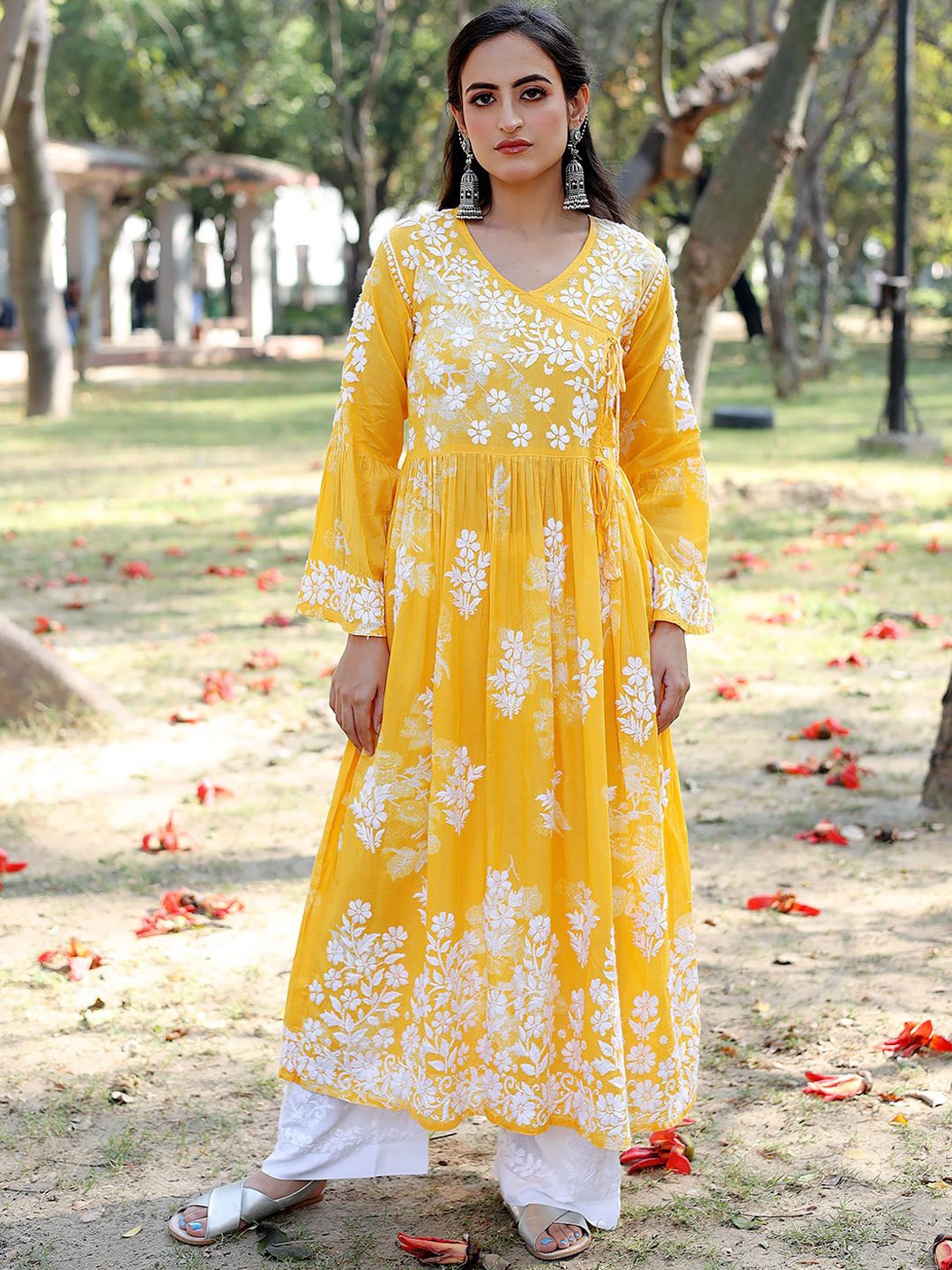 

The Chikan Label Women Ethnic Motifs Embroidered Bell Sleeves Chikankari Floral Handloom Kurta, Yellow