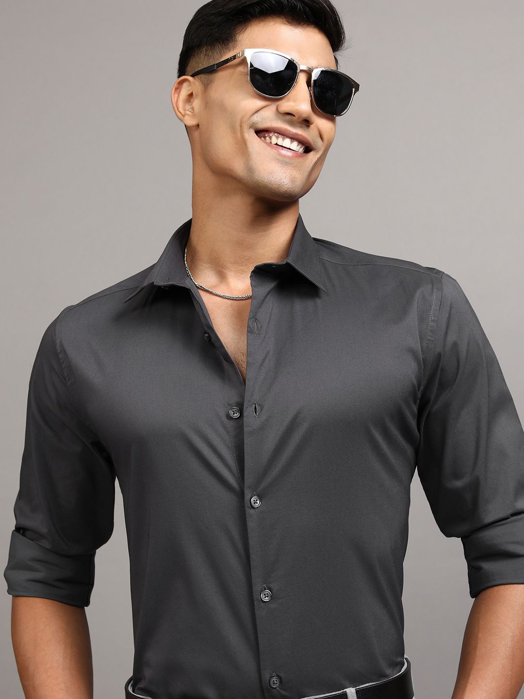 

LOCOMOTIVE Premium Men Solid Occasion Slim Fit Shirt, Grey