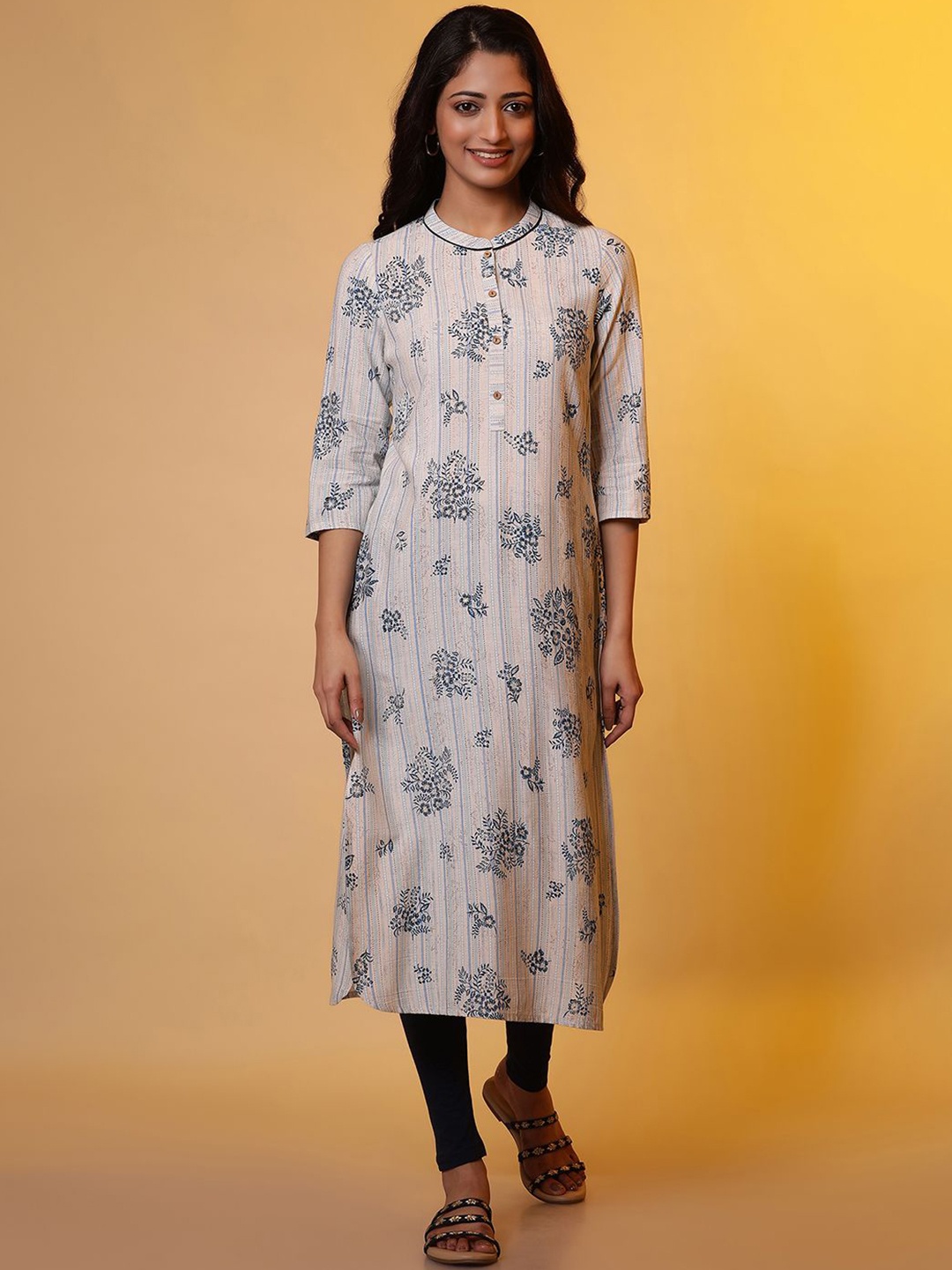 

AURELIA Women Floral Printed Thread Work Kurta, Beige