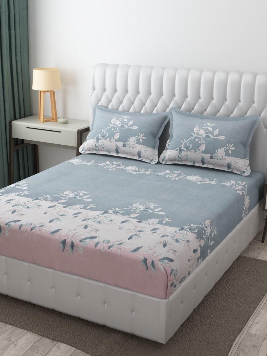 

Aura Pink & Grey Floral 144 TC Queen Bedsheet with 2 Pillow Covers