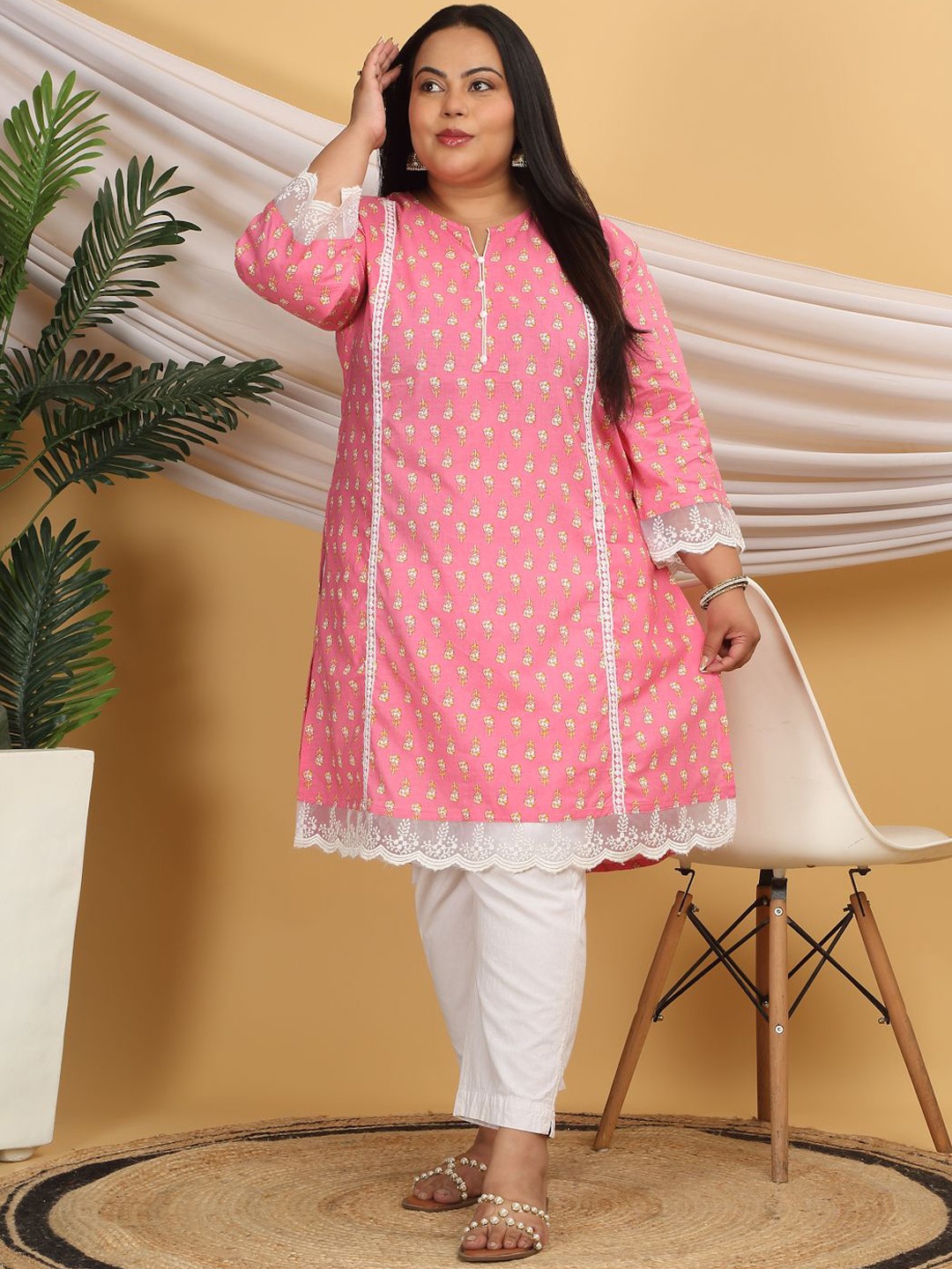 

sindrellastorie Plus Size Floral Printed Lace Trim Kurta, Pink