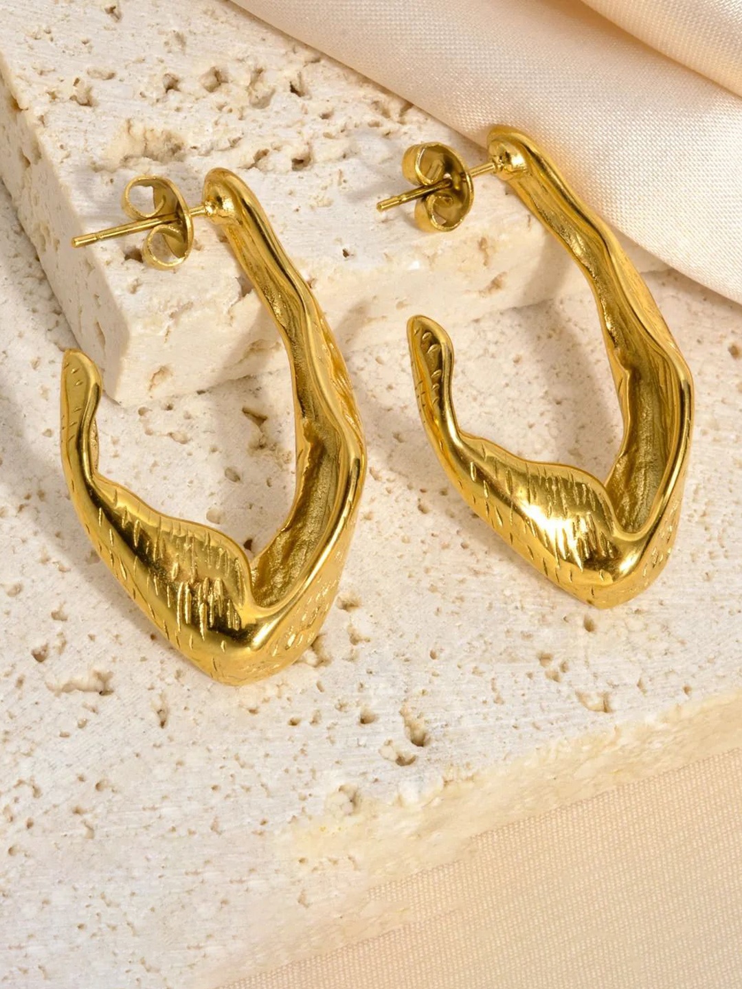 

MEENAZ Contemporary Gold-Plated Studs Earrings