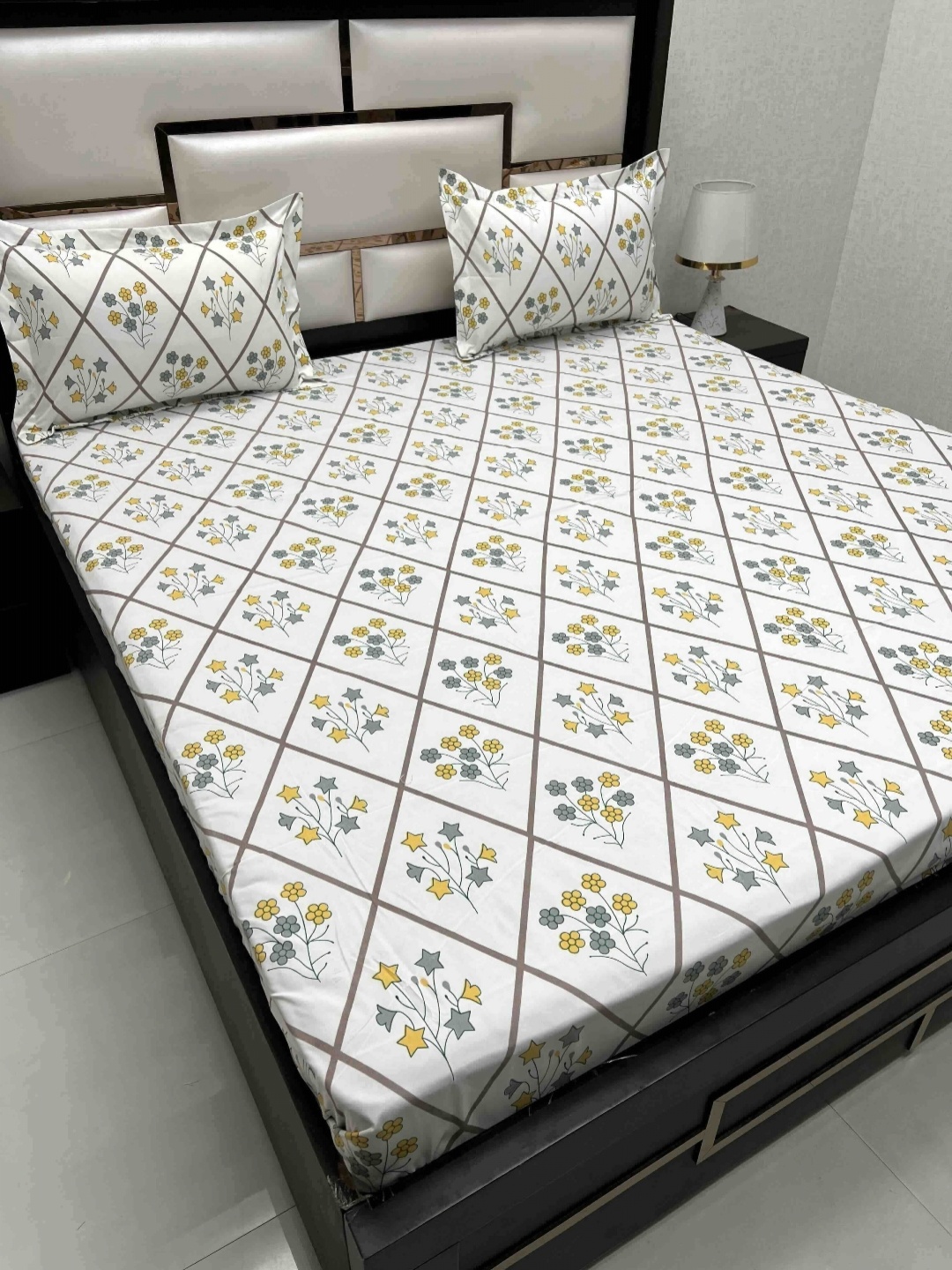 

Pure Decor Queen Size Double Bed Bedsheet With 2 Pillow Covers 2.28m X 2.54m, White