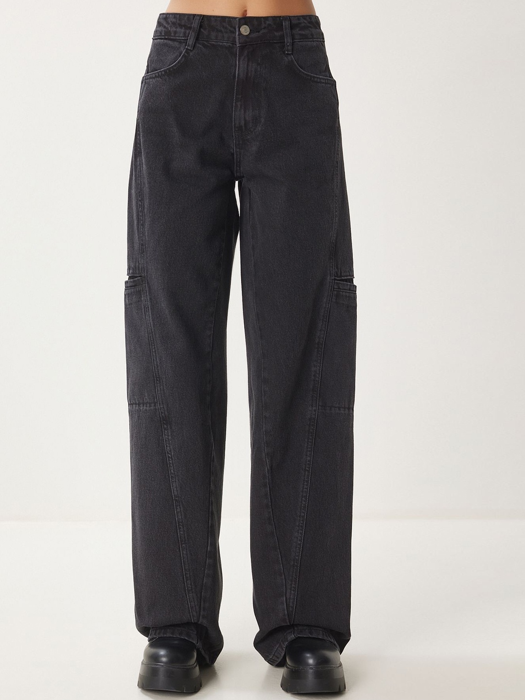 

Trendyol Women Low Distress Jeans, Na