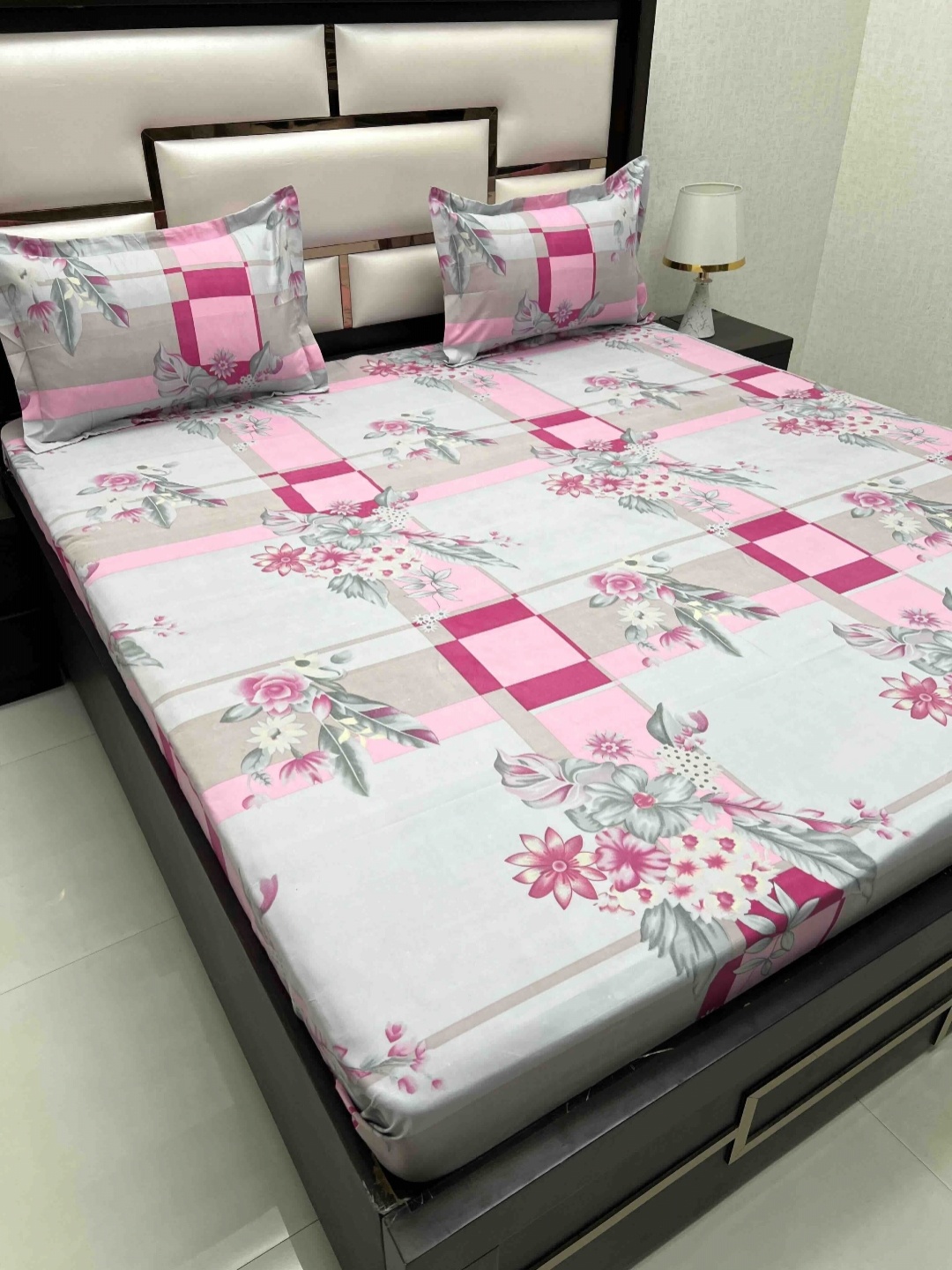 

Pure Decor Queen Size Double Bed Bedsheet With 2 Pillow Covers 2.28m X 2.54m, Pink