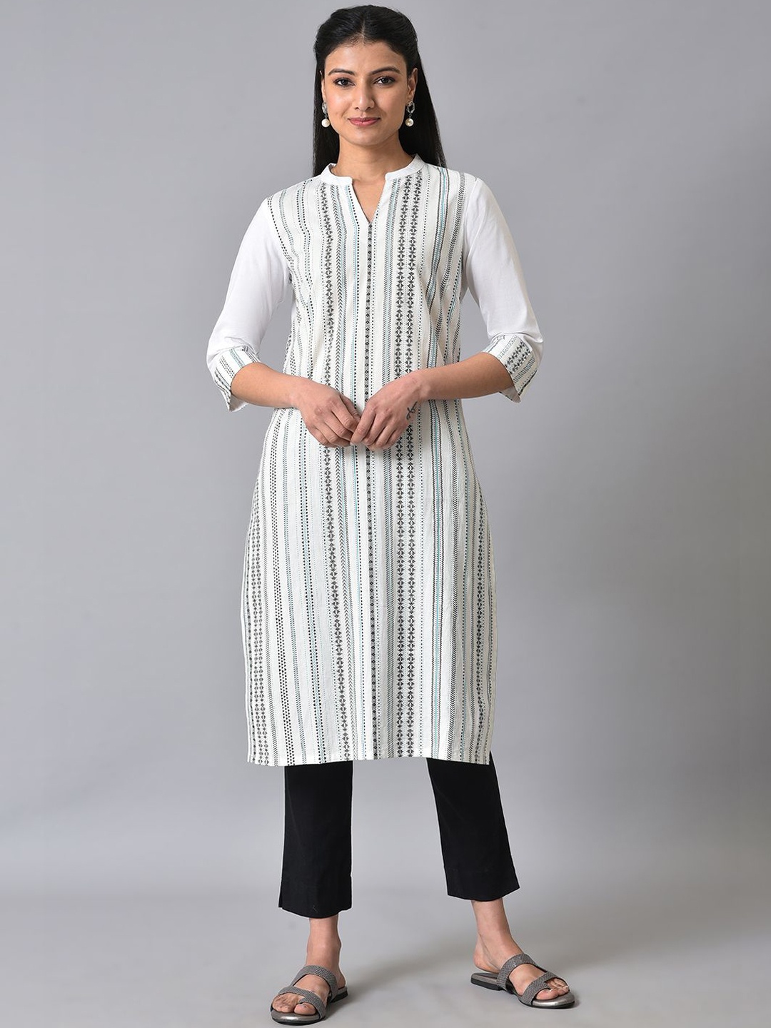 

AURELIA Women Printed Thread Work Kurta, White