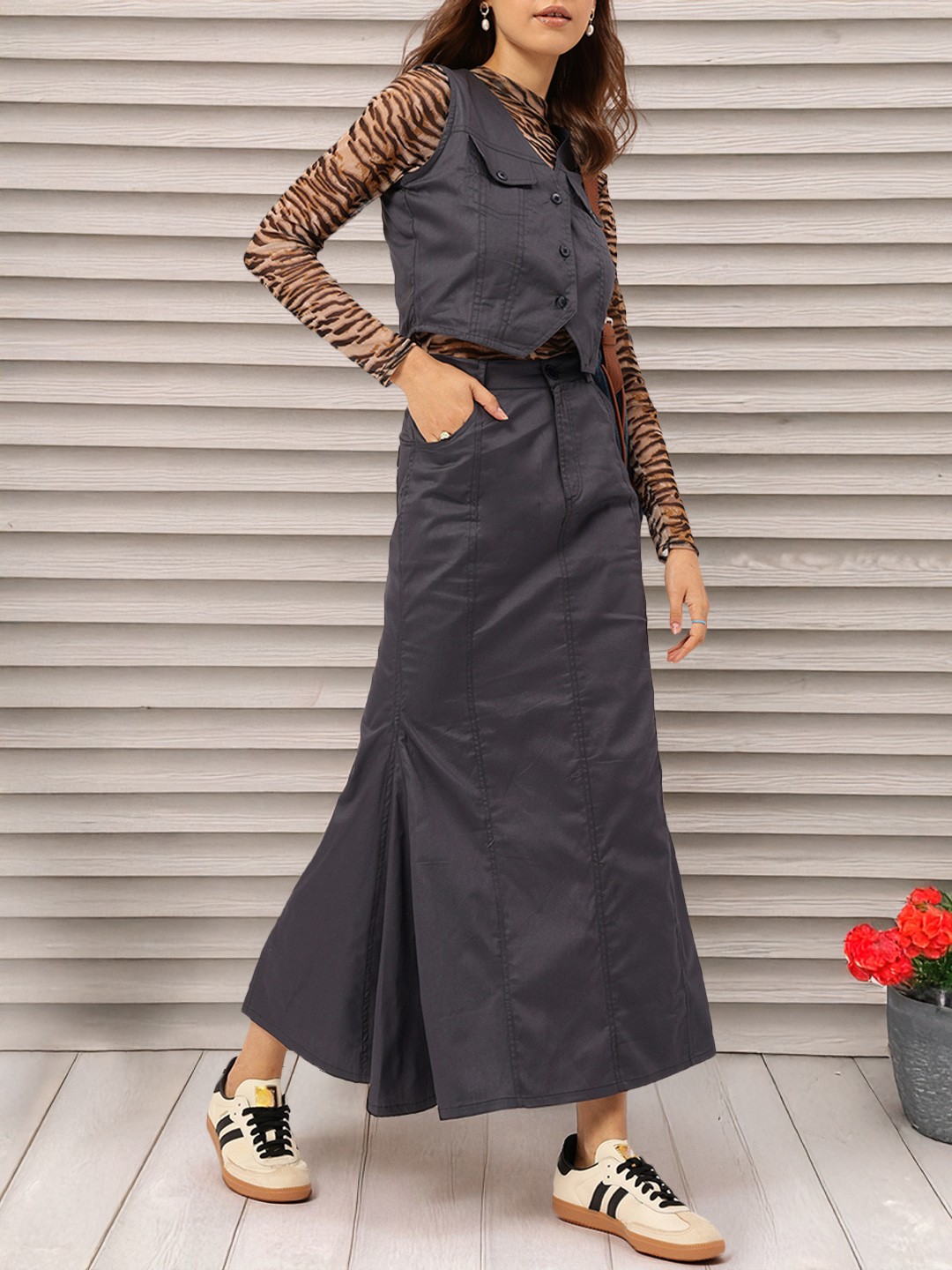 

DressBerry Urban Edge Crop Top Co-Ords, Charcoal