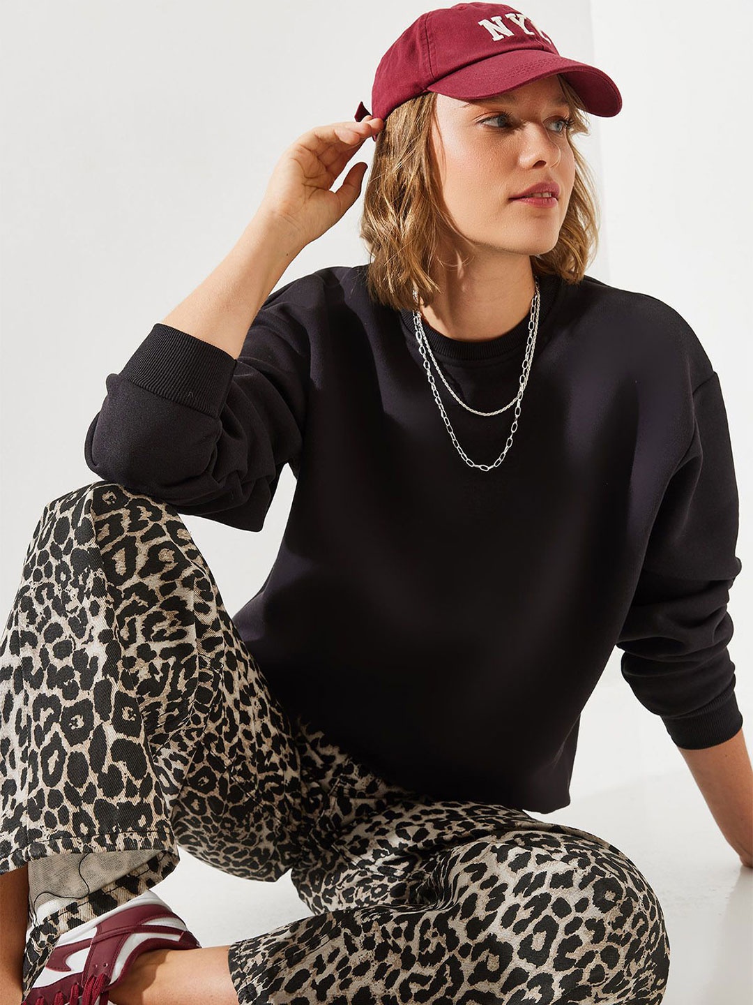 

Trendyol Women Sweatshirt, Na