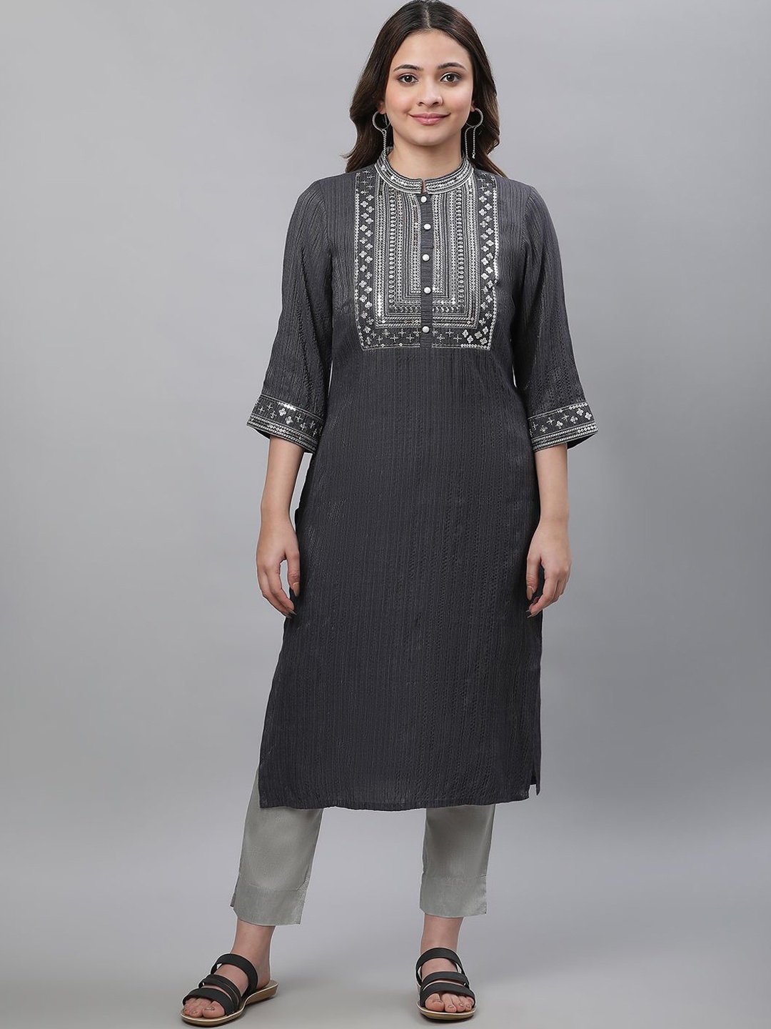 

AURELIA Women Geometric Printed Thread Work Kurta, Grey