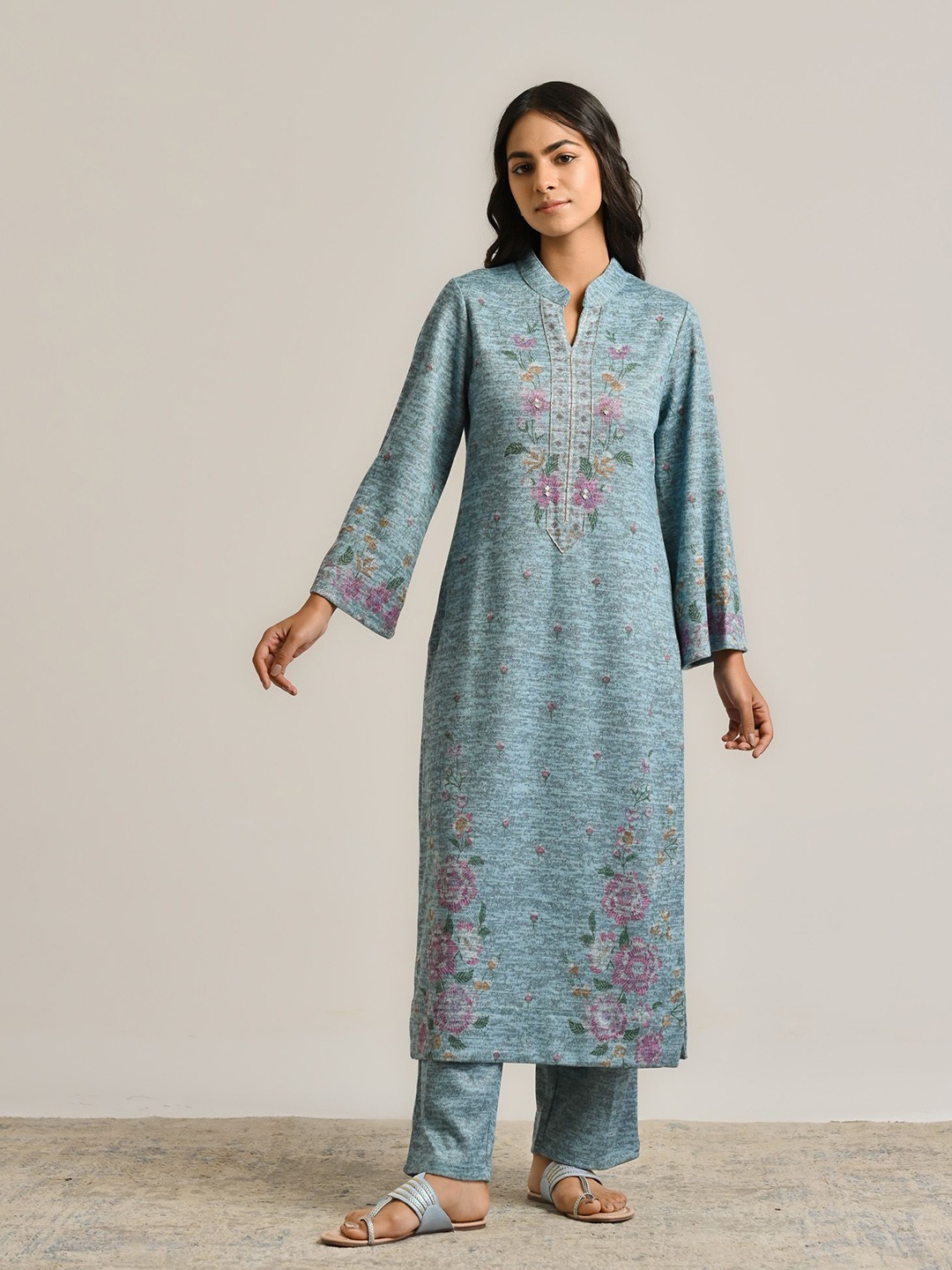 

Rustorange Floral Printed Beaded Mandarin Collar Woollen Straight Kurta, Blue