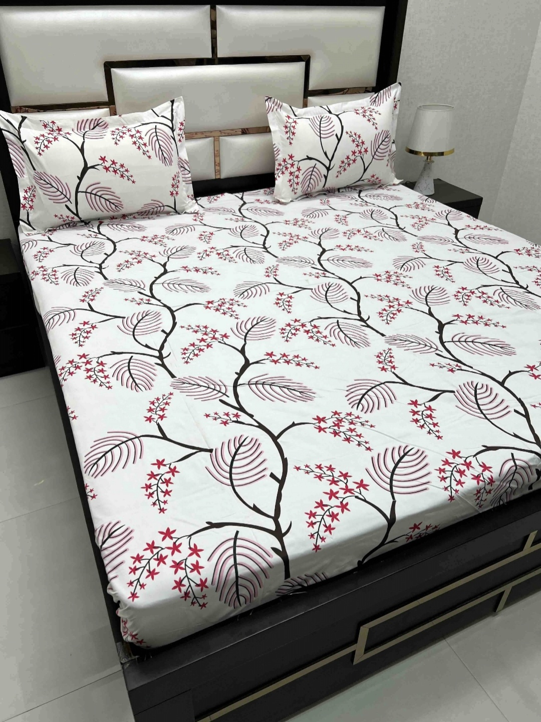 

Pure Decor Queen Size Double Bed Bedsheet With 2 Pillow Covers 2.28m X 2.54m, White