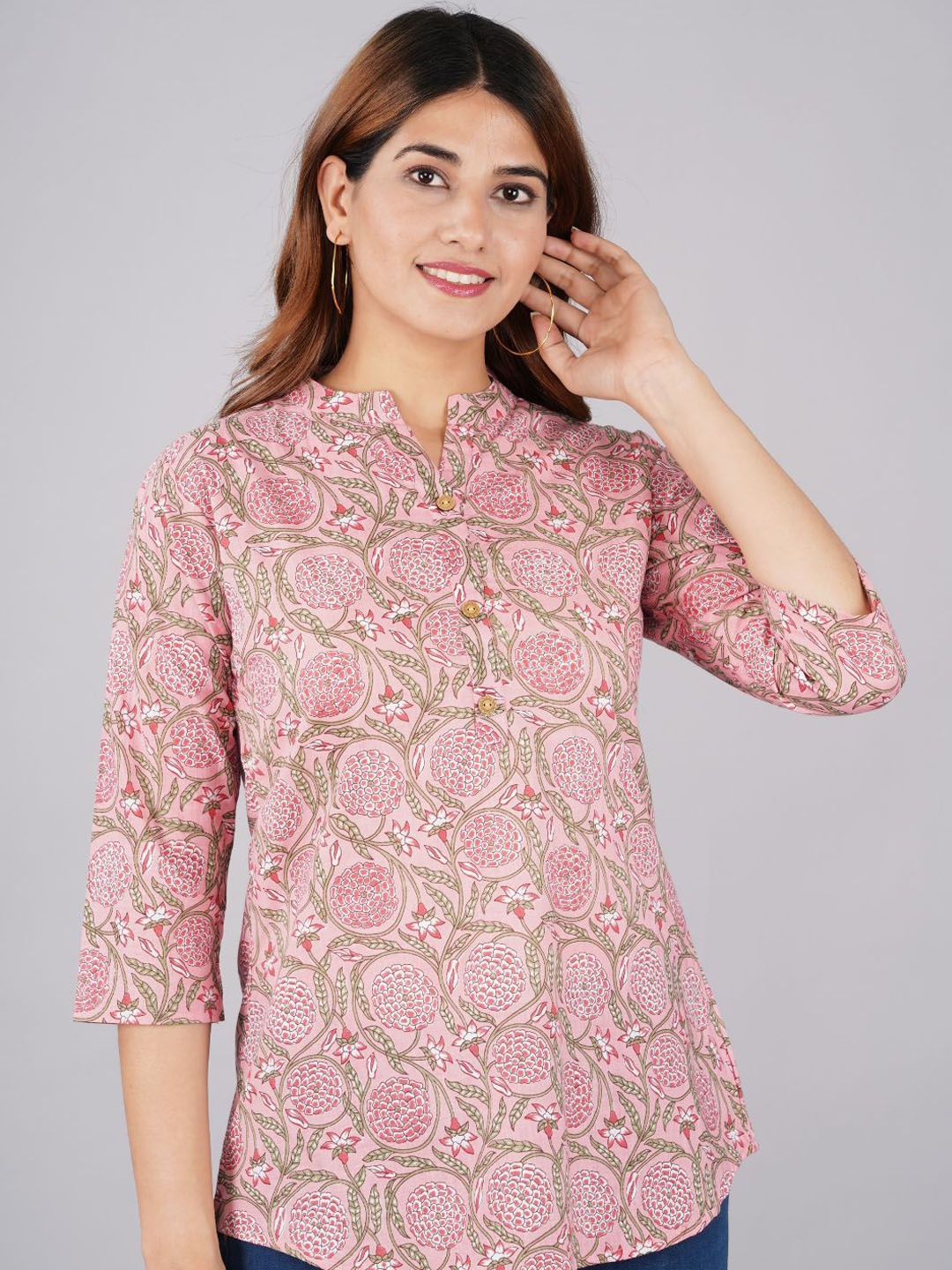 

Bahe Kurtiz Women Floral Printed Flared Sleeves Mirror Work Kurta, Pink