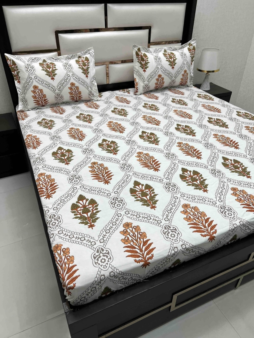 

Pure Decor Queen Size Double Bed Bedsheet With 2 Pillow Covers 2.28m X 2.54m, Brown