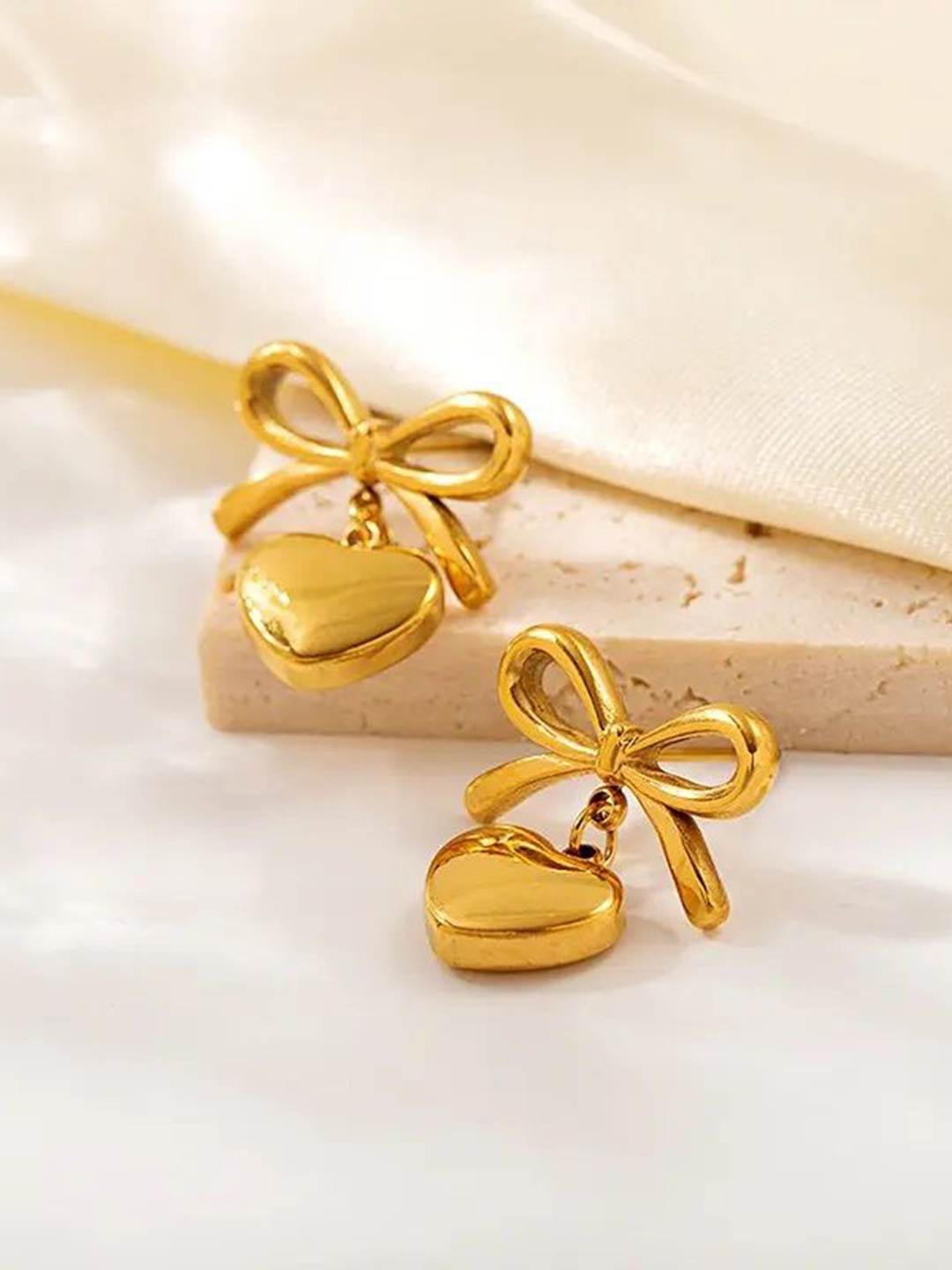 

MEENAZ Contemporary Stud Earrings, Gold