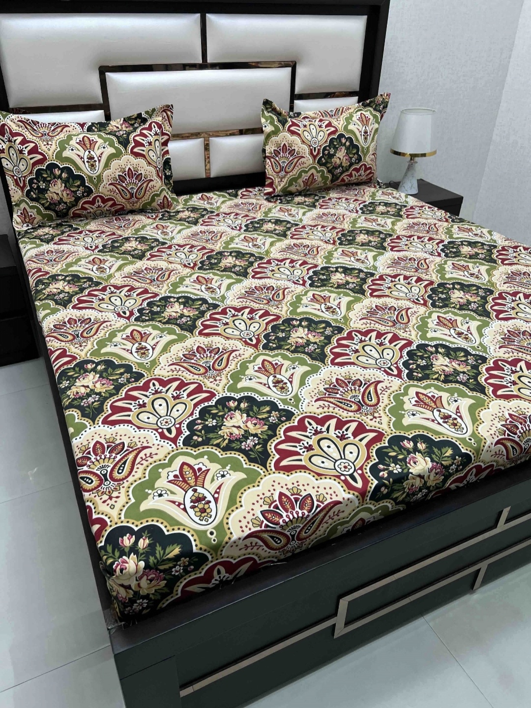 

Pure Decor Queen Size Double Bed Bedsheet With 2 Pillow Covers 2.28m X 2.54m, Brown